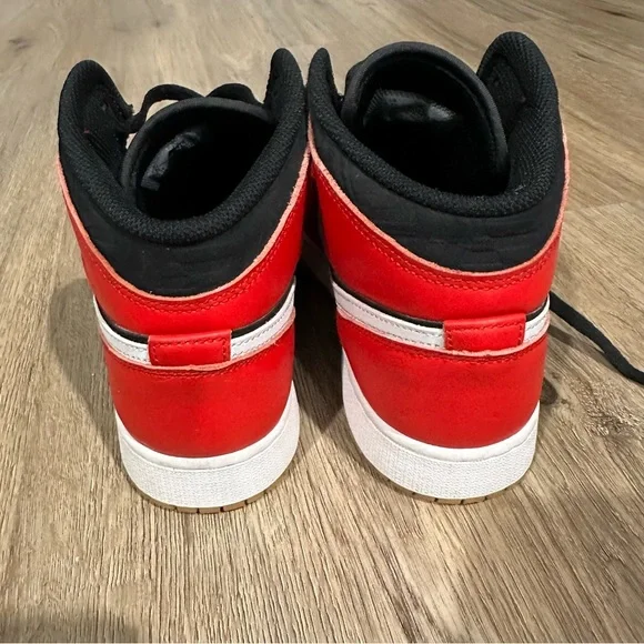 {preloved} Youth Air Jordan 1 - Picture 6 of 11